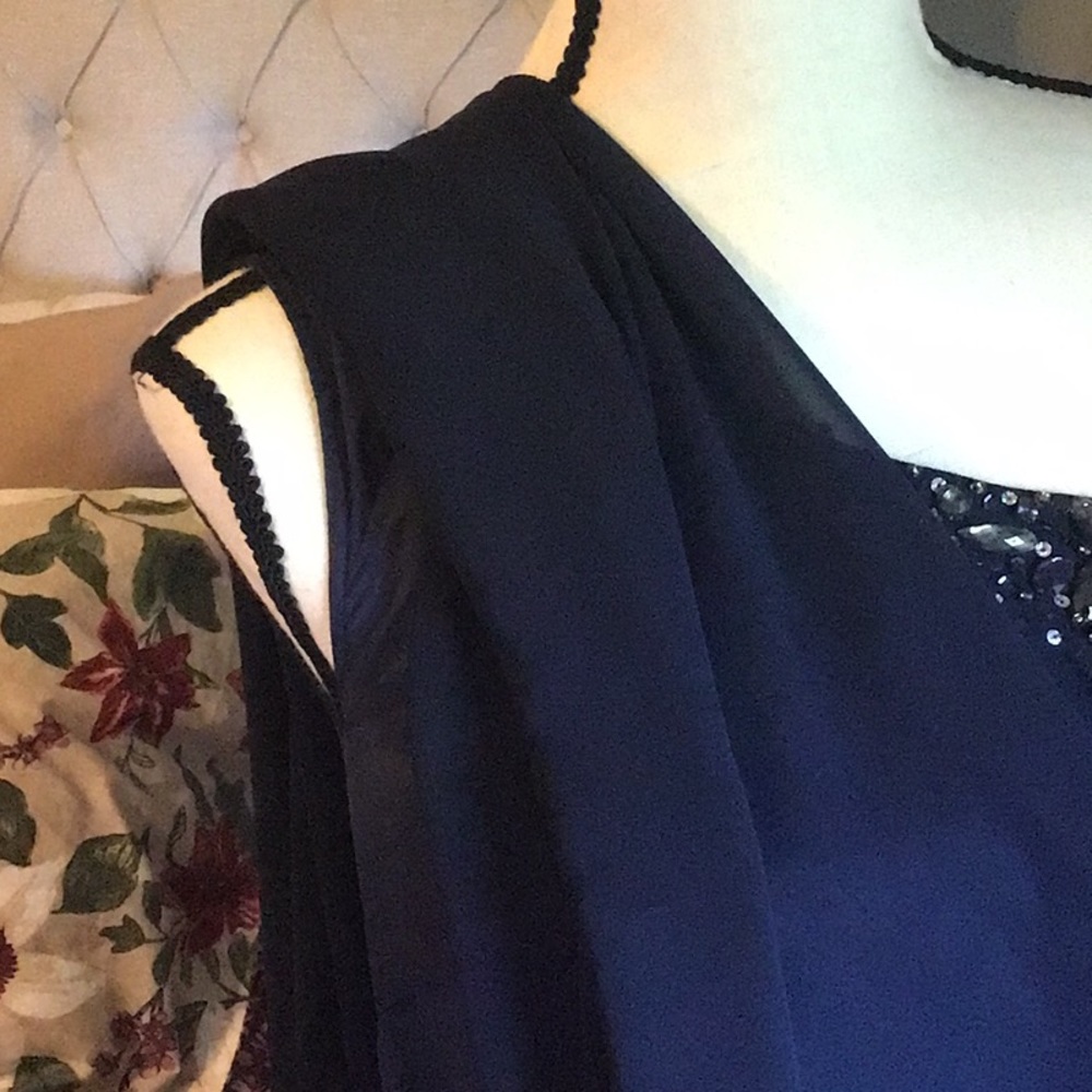 Dress - Picture 10 of 16